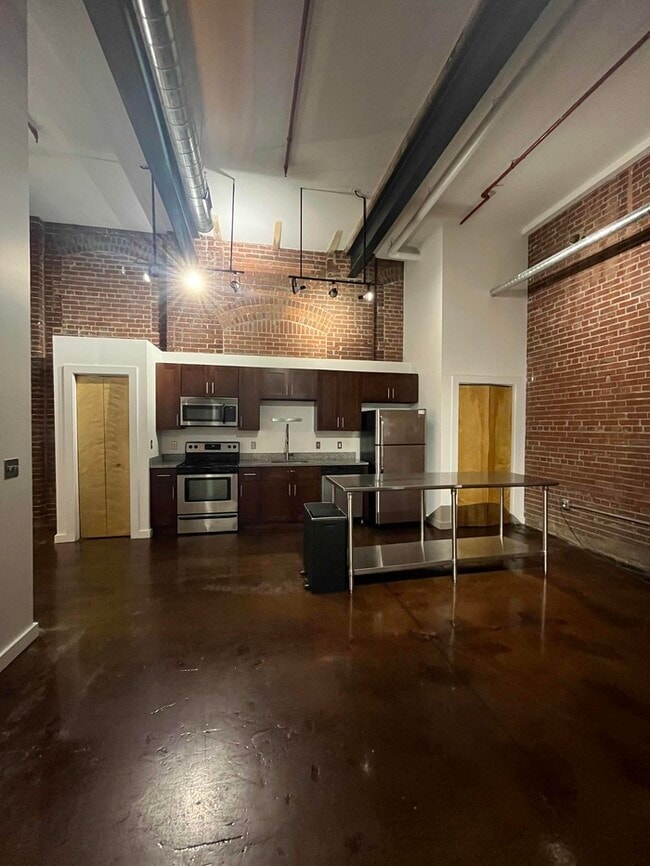Building Photo - 1350 Rosa L Parks Blvd