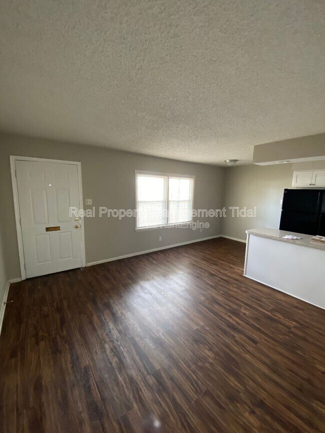 Foto del edificio - 5667 Brickell Rd