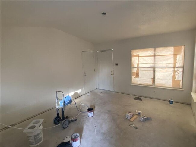 Foto del edificio - Cute 3/2 duplex with a garage