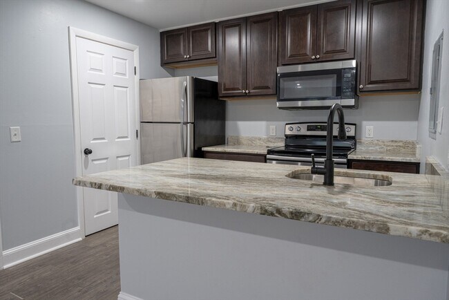 Foto del edificio - 225 S Main St