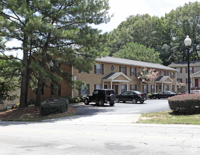 Building Photo - Live Connected. Live Collier.