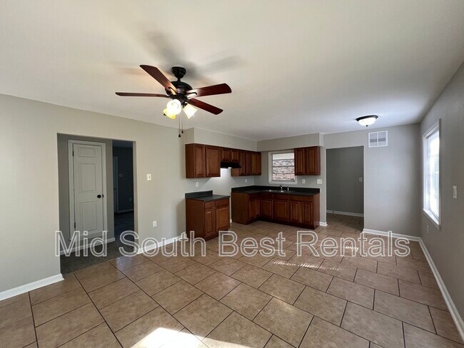 Foto del edificio - 267 W Burdock Ave