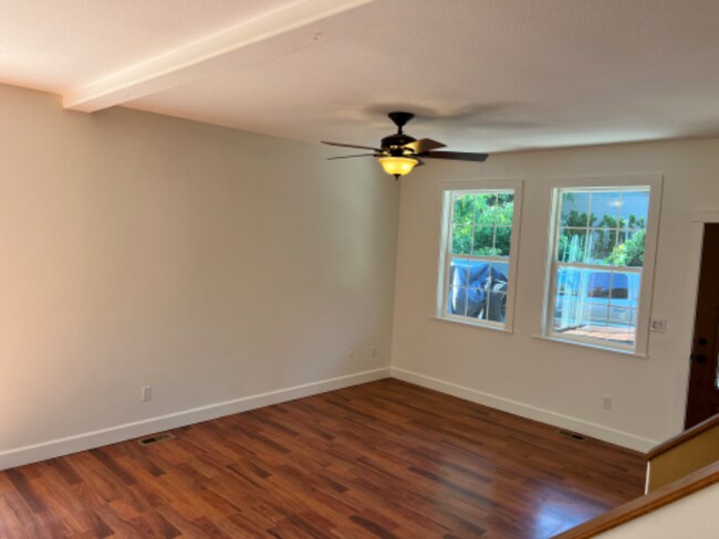 Foto del edificio - 765 SE Roberts Ave