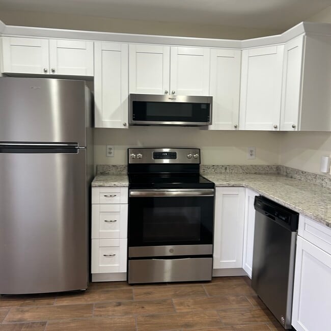 Building Photo - 12702 Raeburn Way