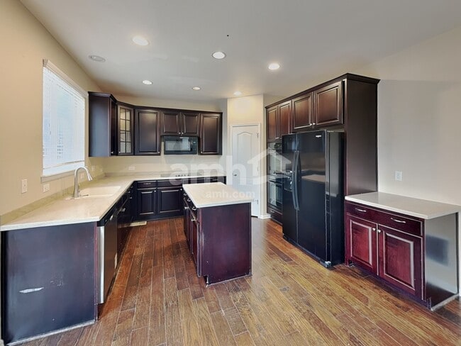 Building Photo - 13041 Tamarac St