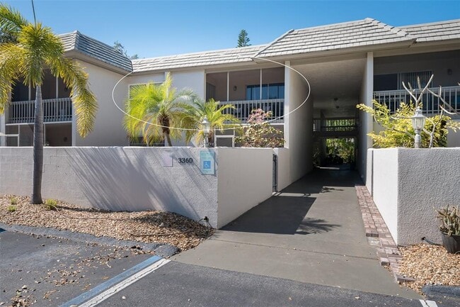 Building Photo - 3360 S Osprey Ave