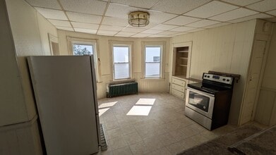 Building Photo - 20 Kosta St