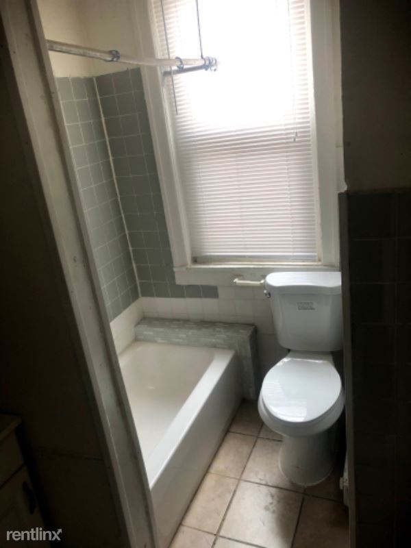 Building Photo - 3 br, 1 bath House - 428 S 61St St