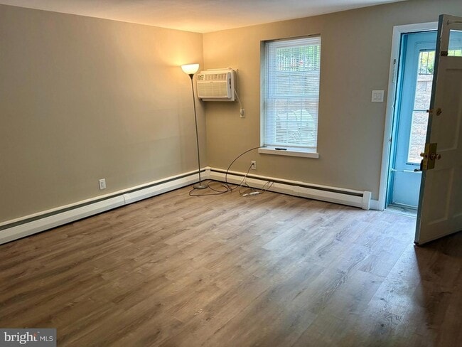 Building Photo - 207 Walnut Hill Rd