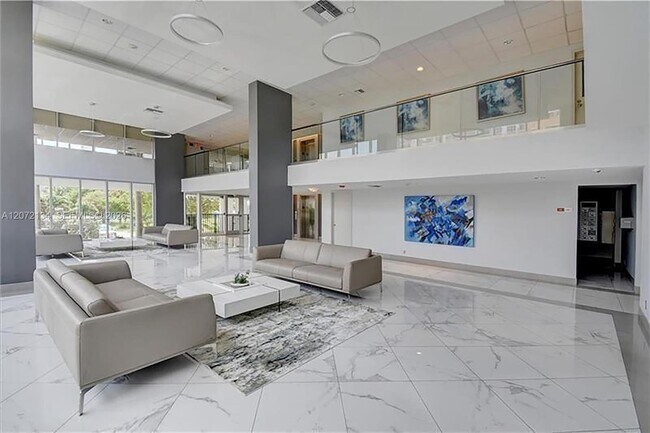 Building Photo - 525 N Ocean Blvd