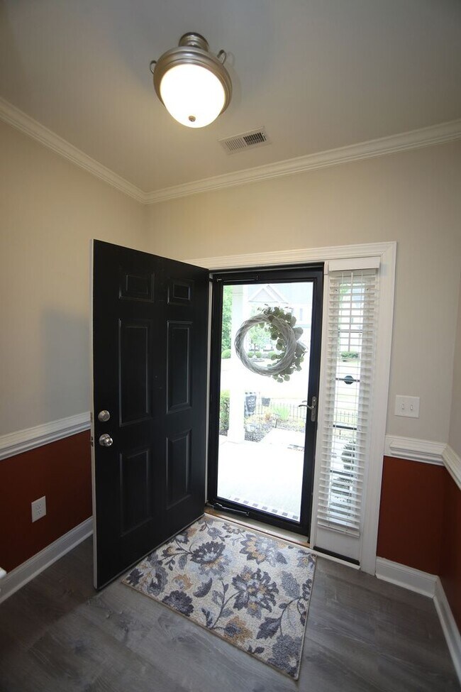 Foto del edificio - 709 Lone Pine Loop
