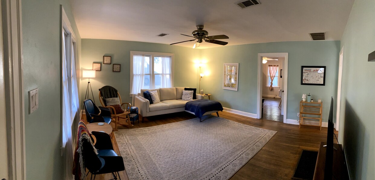 Living room towards kitchen - 1904 Anita Dr