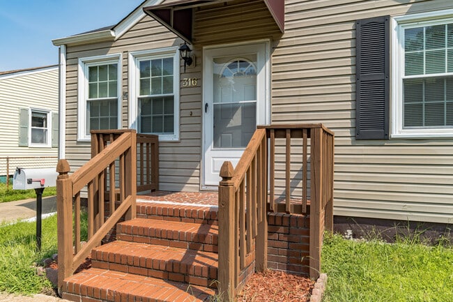 Building Photo - 316 Maney Dr