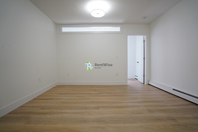 Foto del edificio - 745 E 6th St