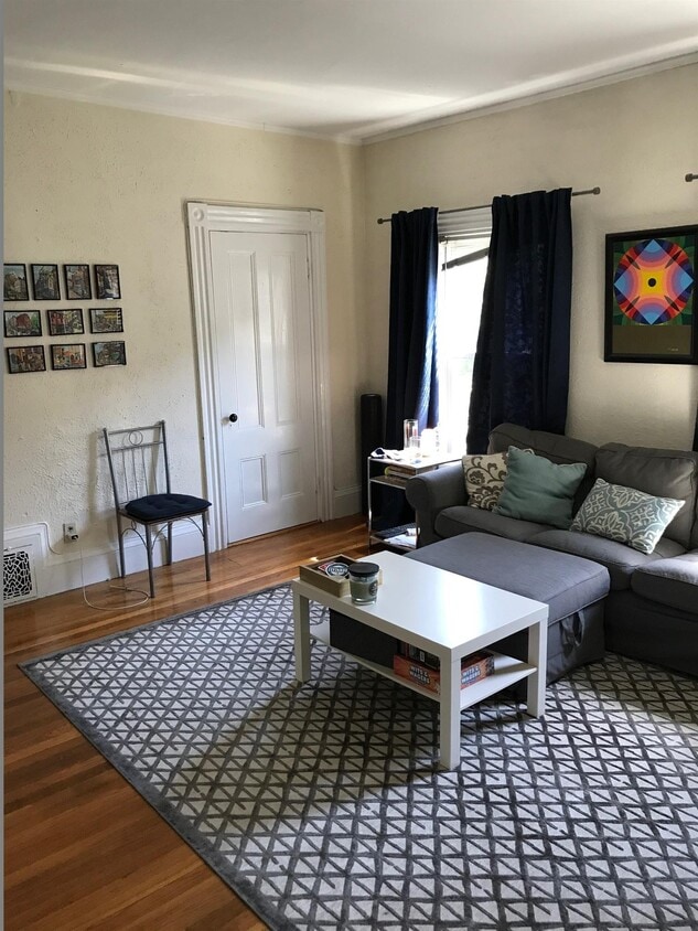 Primary Photo - 31 Chester St