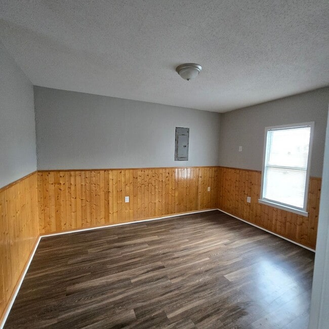 Foto del edificio - Welcome to 224 Junior Drive!