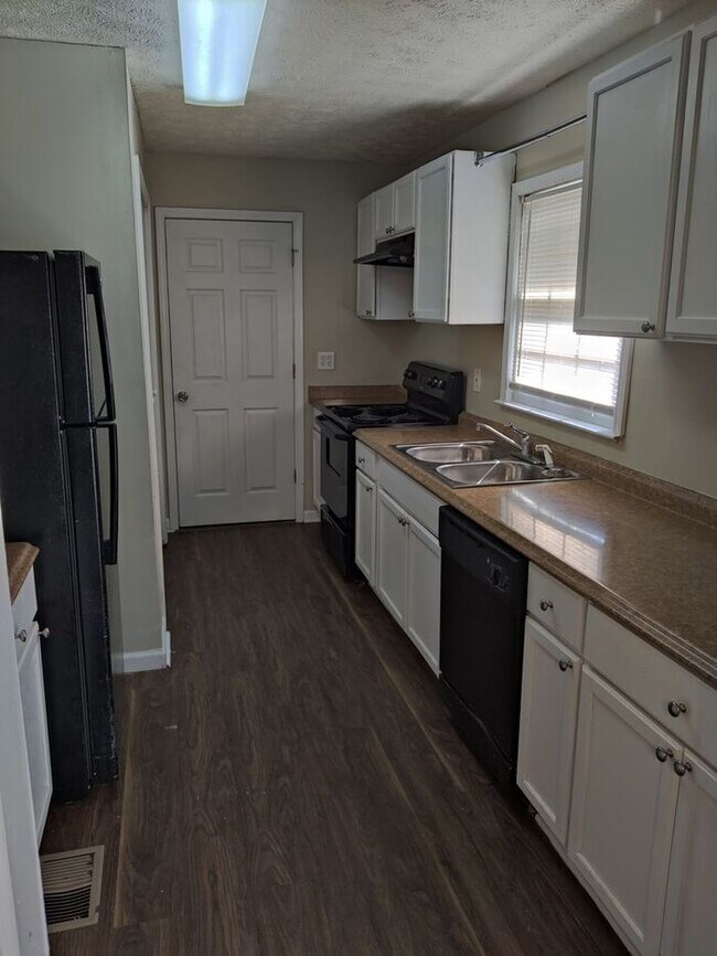 Foto del edificio - 11 Laurel Wood Ln