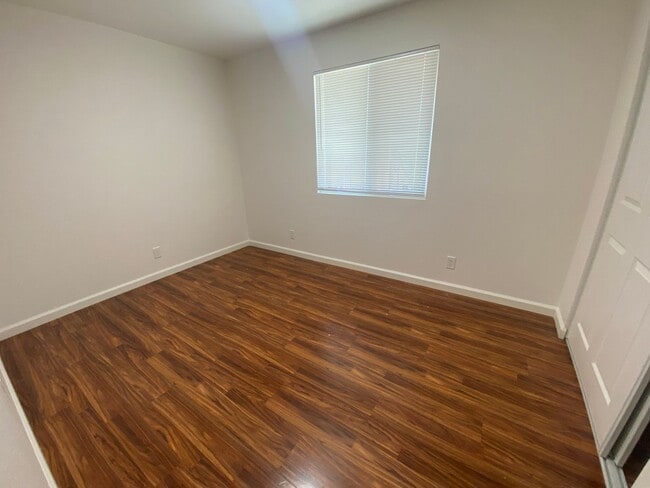 Building Photo - Livermore, 2 Bed/2 Ba., Back Unit, Large L...