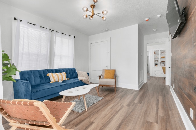 Interior Photo - 805 4th Ave N, St. Petersburg, FL 33701