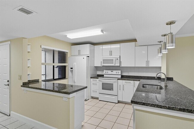 Foto del edificio - 434 Lakeview Dr