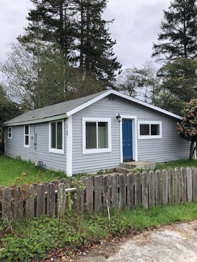 Primary Photo - Super Cute Small, Home in McKinleyville