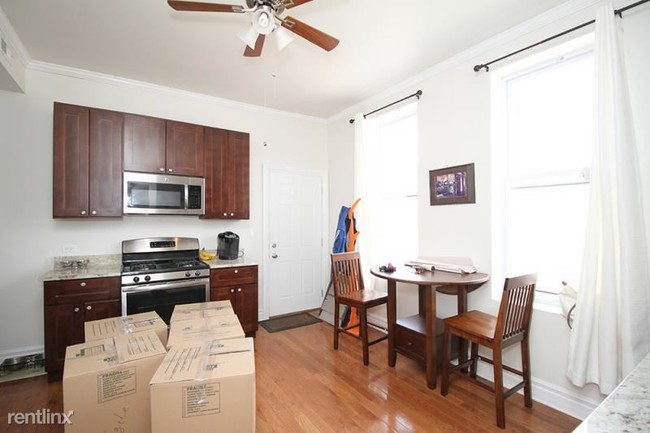 Foto del edificio - 925 N Ashland Ave