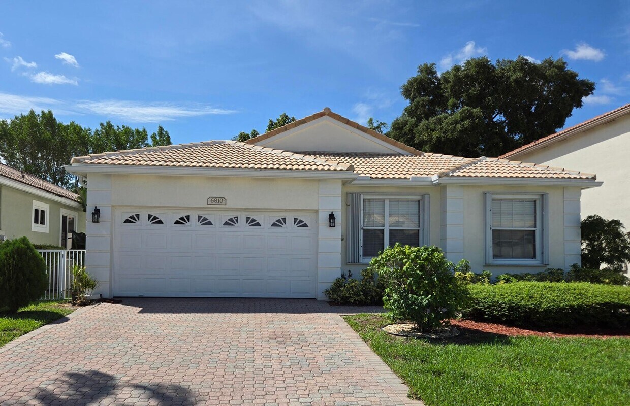 Foto principal - 6810 Camille St