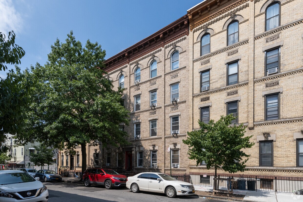 Primary Photo - 155 Newton St