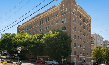 Building Photo - 505 E Denny Way