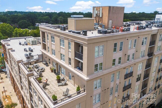 Foto del edificio - 1315 East Blvd