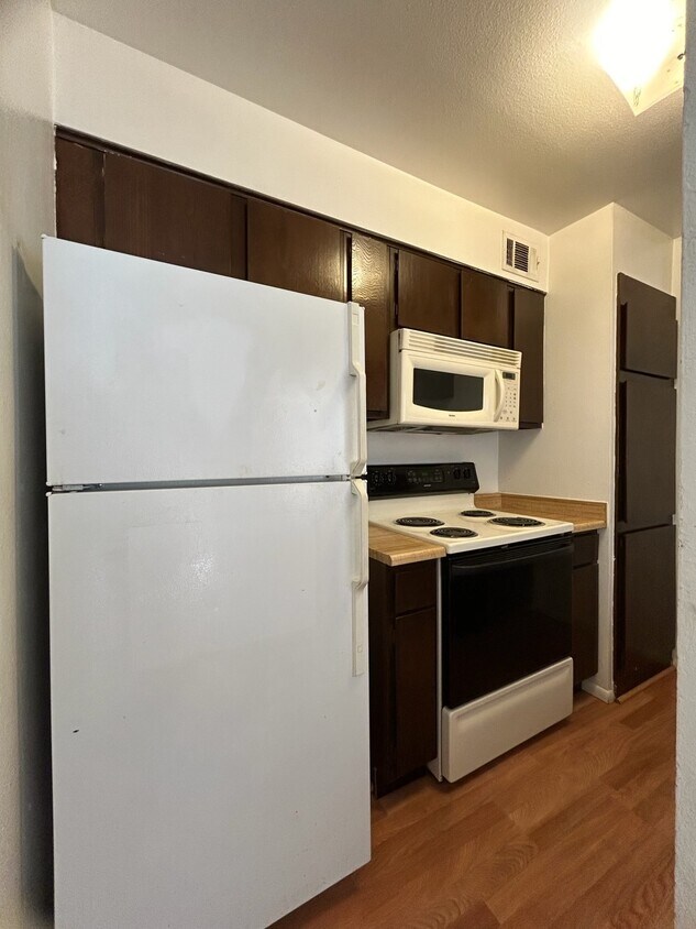Foto principal - 1620 N Wilmot Rd