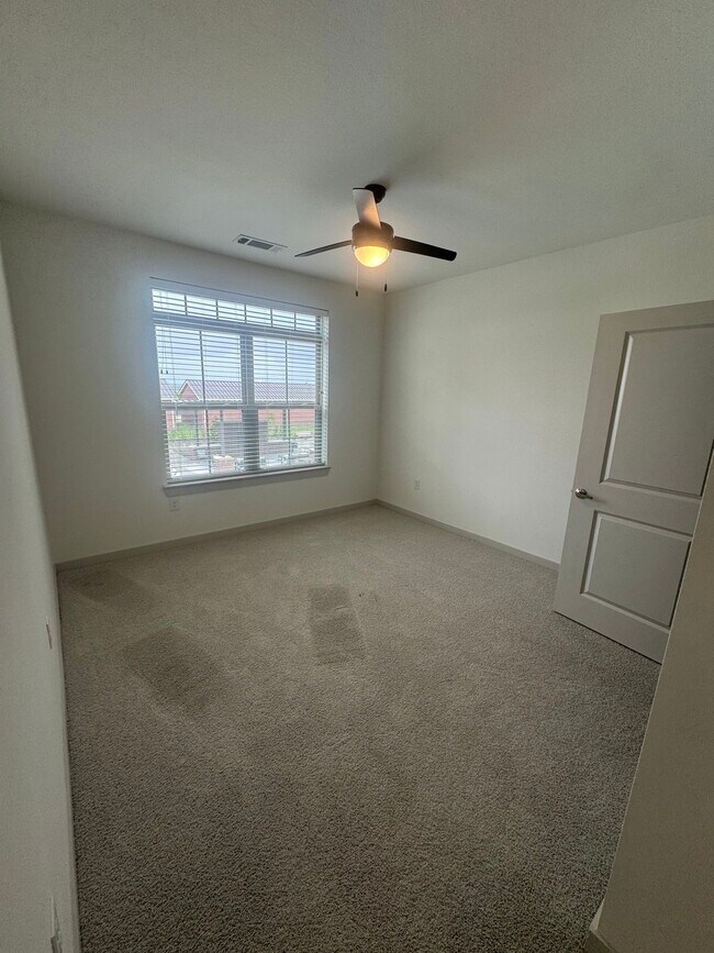 Foto del edificio - 4465 S Preston Rd