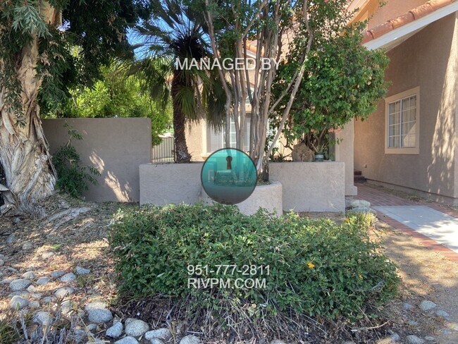 Foto del edificio - Beautiful Home In Highly Desired Orange Cr...