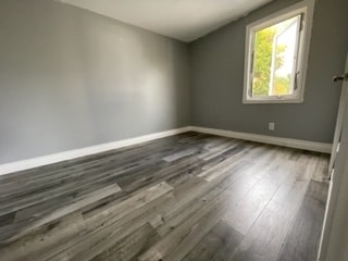 Building Photo - 422-1 King - Your Spacious Bright 4-Bedroom Apartment