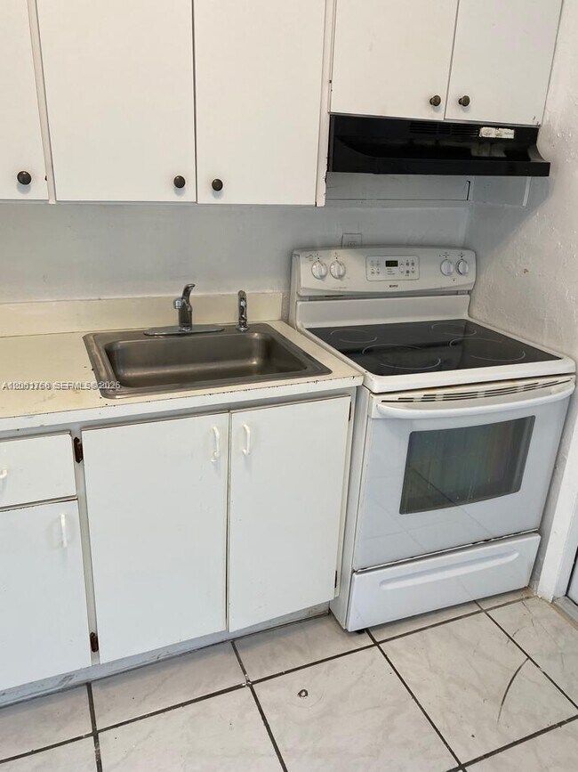 Foto del edificio - 2181 NW 91st St