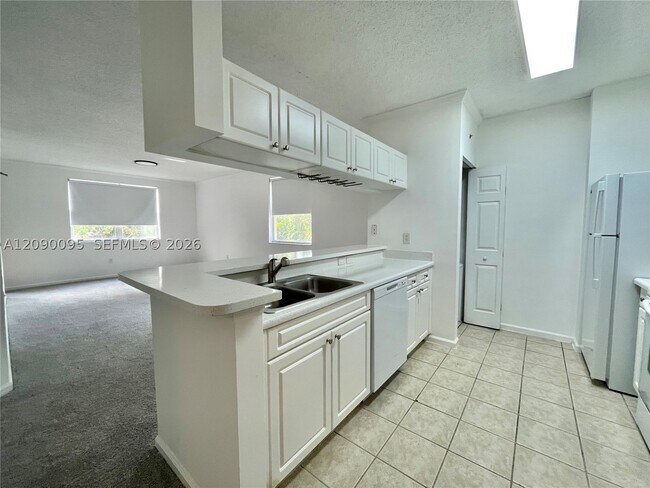 Building Photo - 17125 N Bay Rd