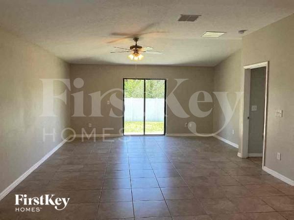 Building Photo - 10142 Carloway Hills Dr