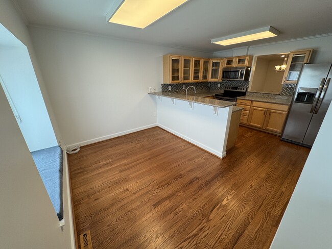 Building Photo - 9760 Summer Park Ct