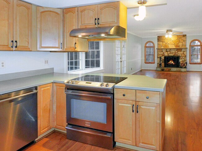 Foto del edificio - 1332 Redwood Cir