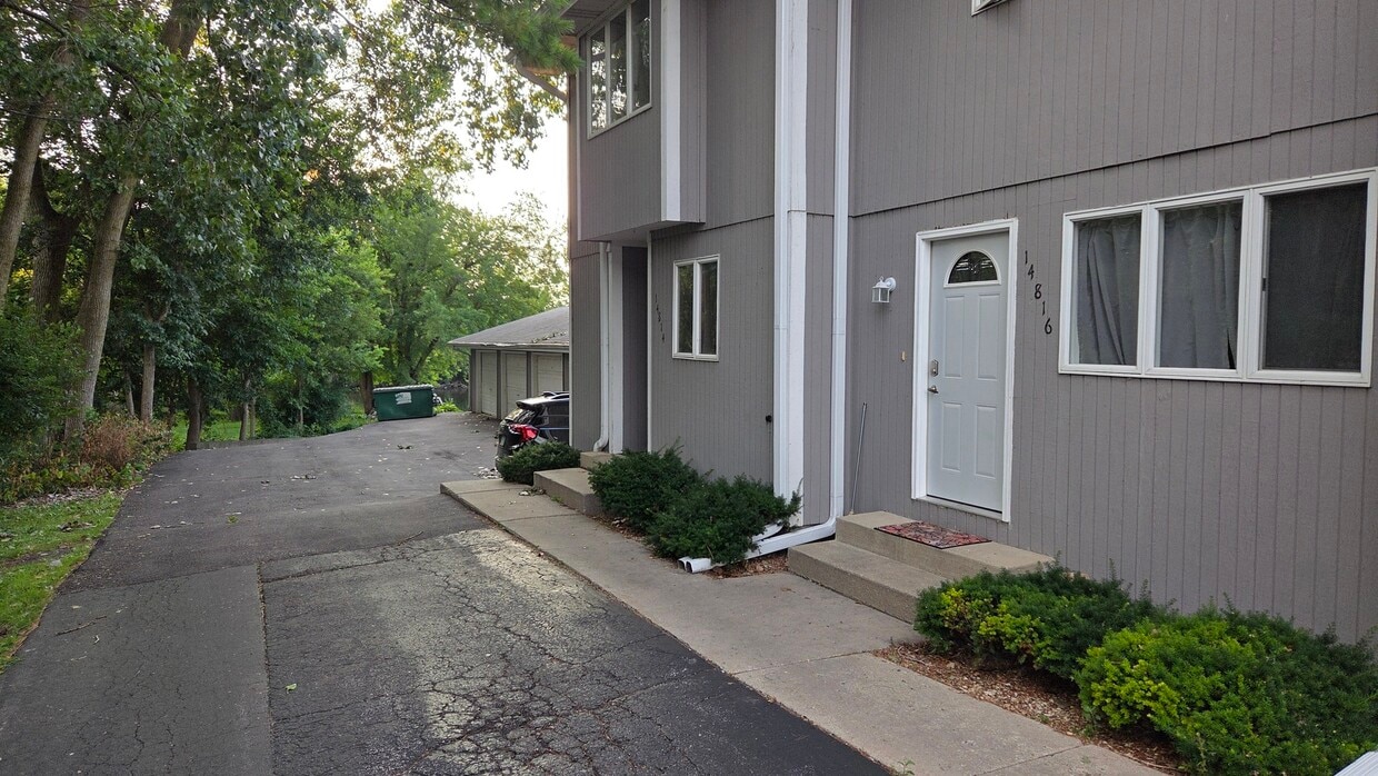 Primary Photo - 14816 S Penn Rd
