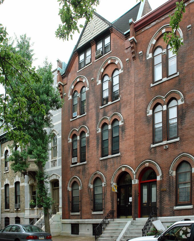 Primary Photo - 2208 St James Pl