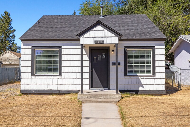 Foto principal - 2335 Darrow Ave