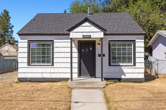 Building Photo - 2335 Darrow Ave