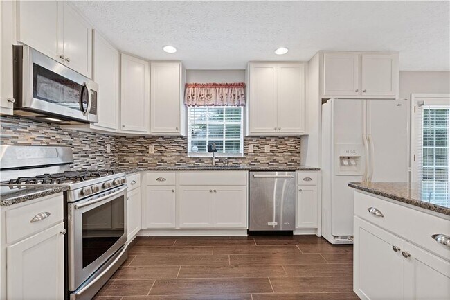 Foto del edificio - 3857 Peachtree Corners Cir