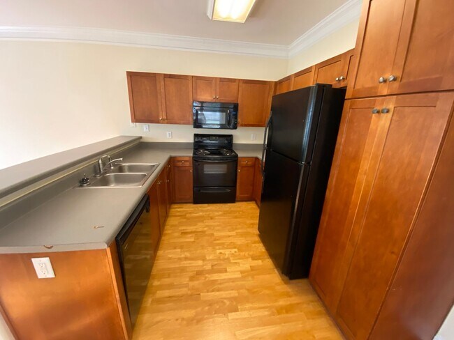 Foto del edificio - PRE-LEASING FOR AUGUST 2026!