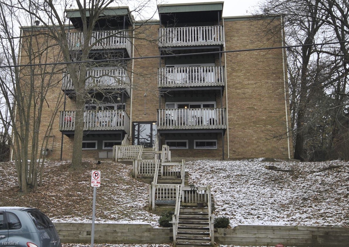 Primary Photo - 1 br, 1 bath Apartment - 723 W Madison St