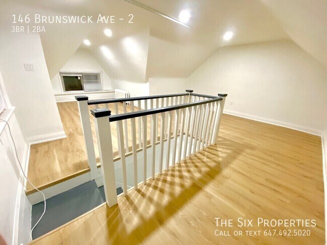 Photo du bâtiment - Little Italy Three-Bedroom Apartment