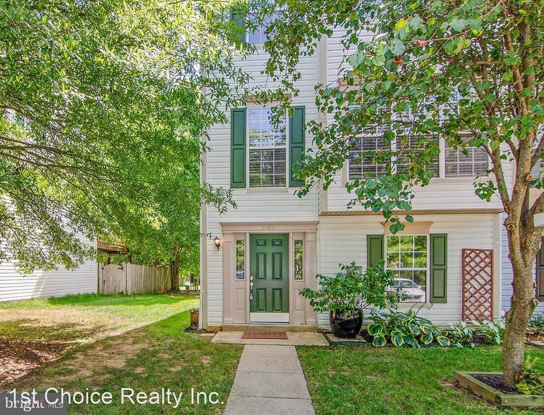 3 br, 2.5 bath House 2585 Ambling Circle House Rental in Crofton