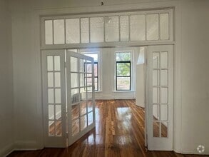 Building Photo - 33 Woodhull St