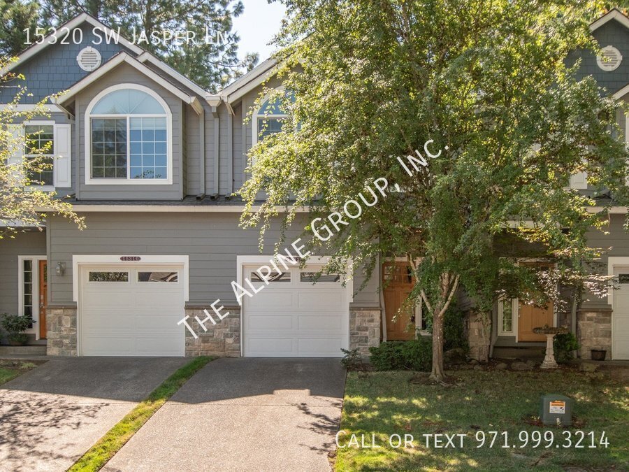 Primary Photo - Beautiful Townhome in Quiet Neighborhood!